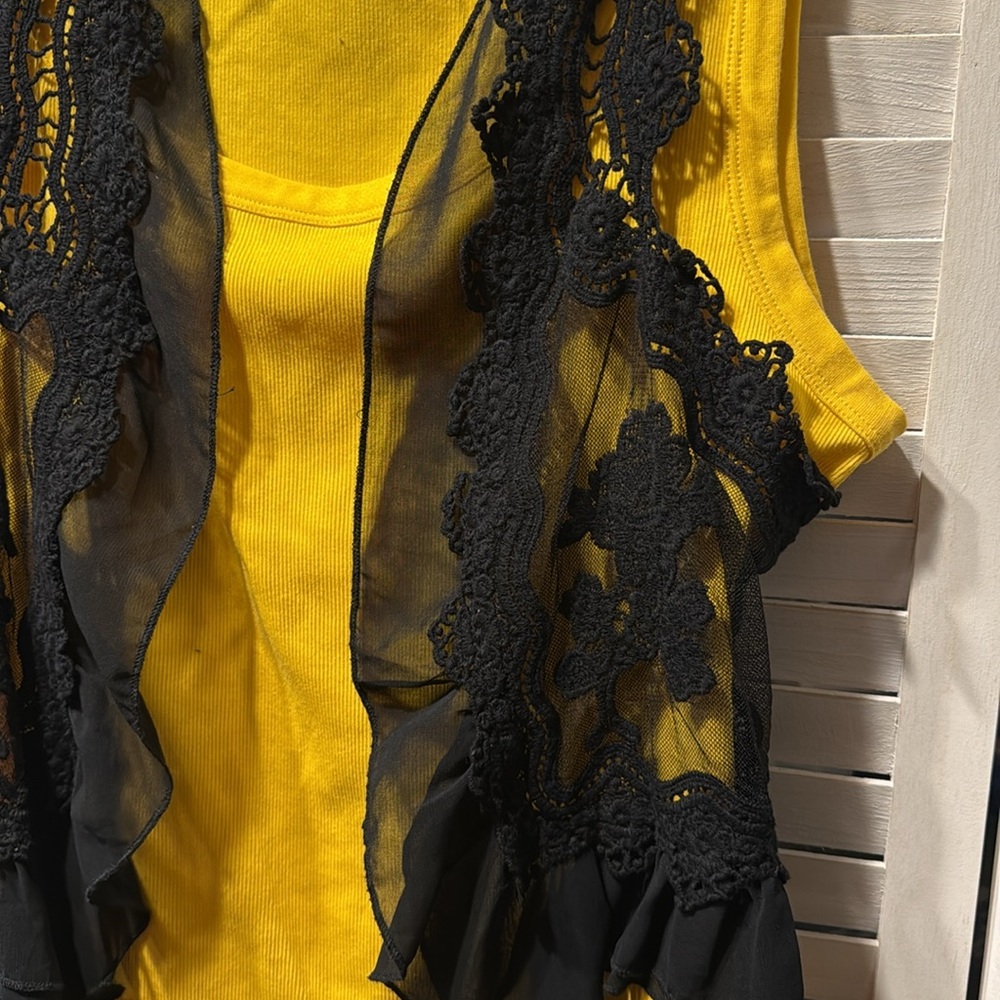 Umgee Black Lace Ruffle Vest. Size M/L - Picture 9 of 9